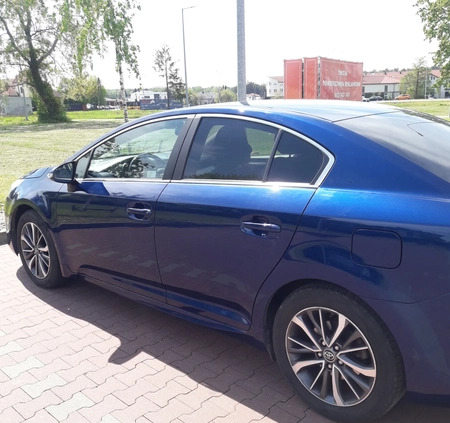 Toyota Avensis cena 63900 przebieg: 141000, rok produkcji 2015 z Trzebinia małe 254